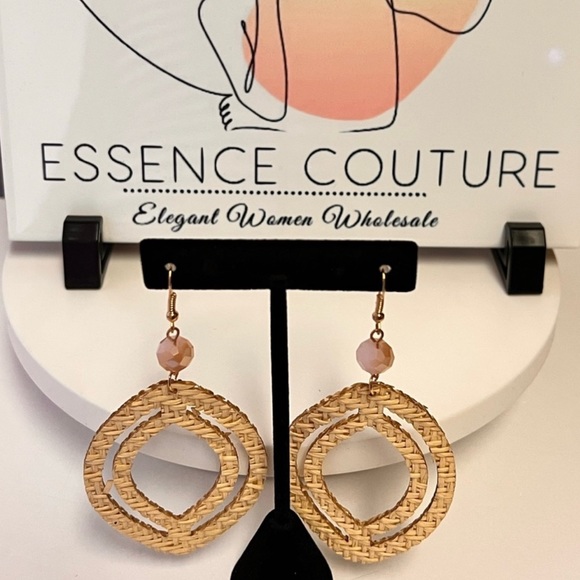 SALE! Afrocentric Women Wooden Teardrop Shaped Wood Dangle Earrings - Picture 5 of 7